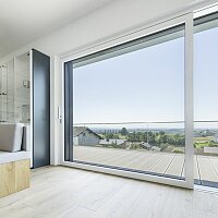 Weite und Licht durch Hebeschiebetüren