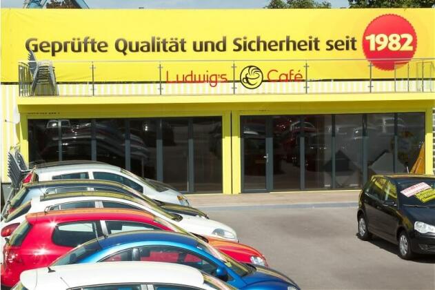 Fenster und Türen Cafe Auto Ludwig